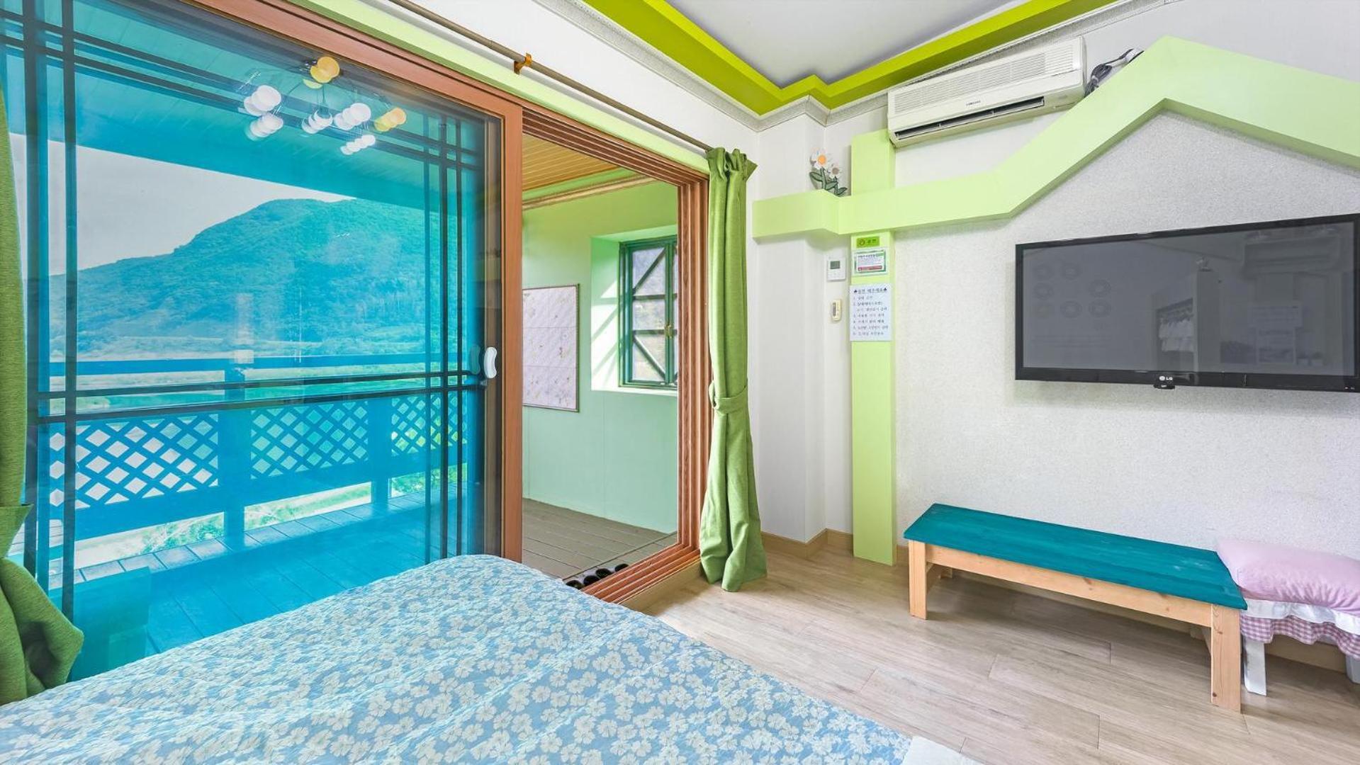 Yeongwol Gangeulpumeunsoo Pension Room photo