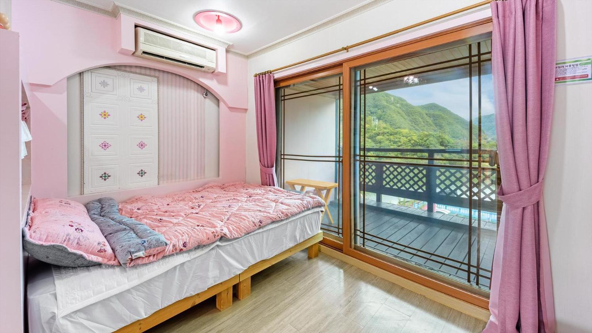 Yeongwol Gangeulpumeunsoo Pension Room photo